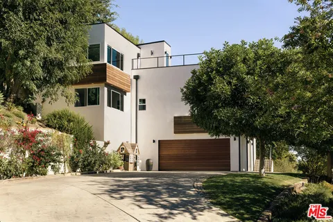 $1,695,000 | 28333 Foothill Drive, Agoura Hills, CA 91301