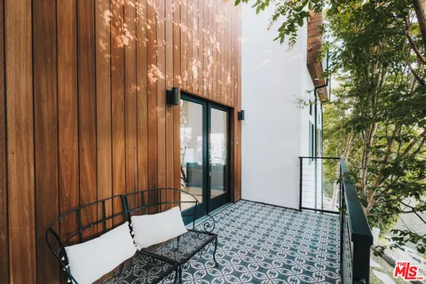 $1,695,000 | 28333 Foothill Drive, Agoura Hills, CA 91301