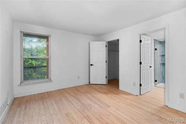 $1,650 | 1920 Hunting Lake Court, Unit 202, Kirkwood, MO 63122