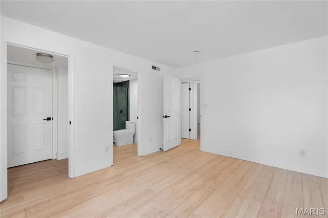 $1,650 | 1920 Hunting Lake Court, Unit 202, Kirkwood, MO 63122