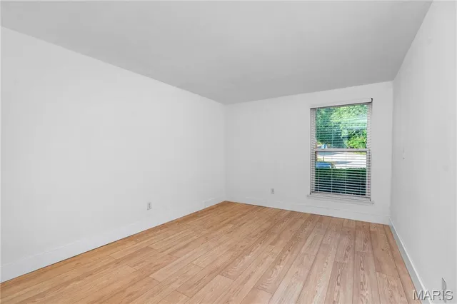 $1,650 | 1920 Hunting Lake Court, Unit 202, Kirkwood, MO 63122