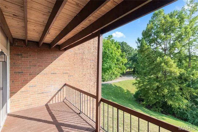 $1,650 | 1920 Hunting Lake Court, Unit 202, Kirkwood, MO 63122