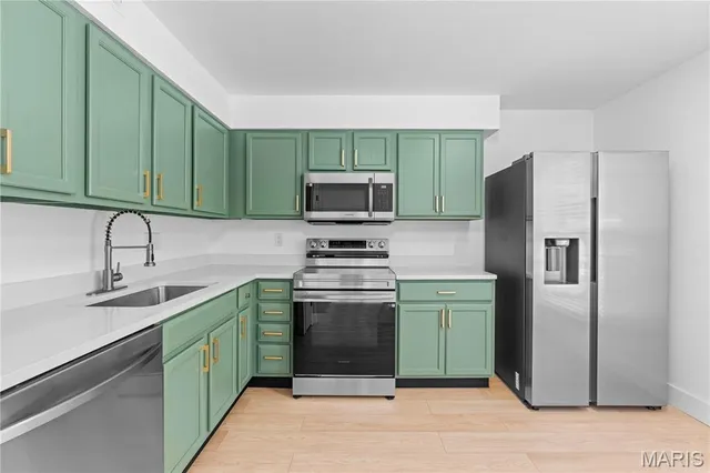 $1,650 | 1920 Hunting Lake Court, Unit 202, Kirkwood, MO 63122