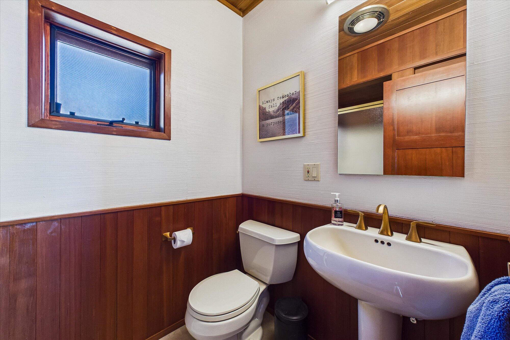 730 Edwards Street Trinidad, CA 95570 - Photo 30 of 73 bathroom of 2nd master suite