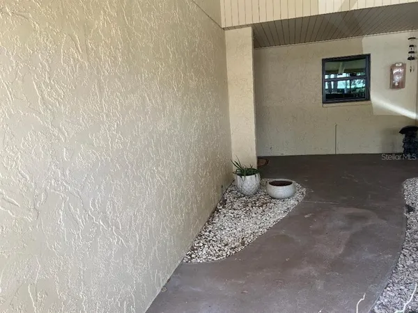 $2,000 | 1220 13th Circle Southeast, Largo, FL 33771