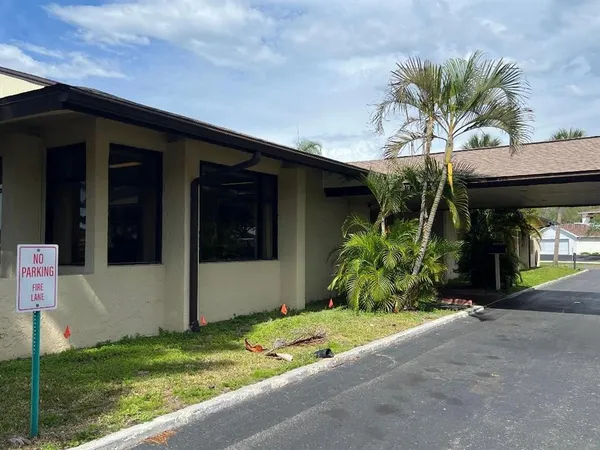 $2,000 | 1220 13th Circle Southeast, Largo, FL 33771