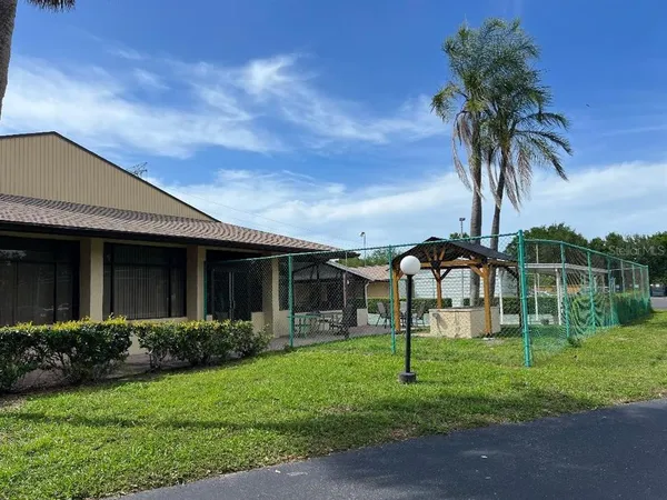 $2,000 | 1220 13th Circle Southeast, Largo, FL 33771