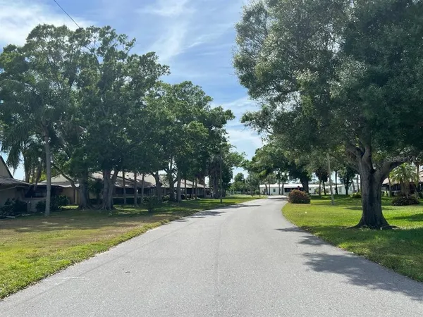 $2,000 | 1220 13th Circle Southeast, Largo, FL 33771