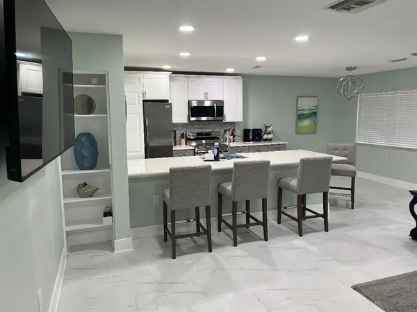 $2,000 | 1220 13th Circle Southeast, Largo, FL 33771