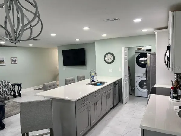 $2,000 | 1220 13th Circle Southeast, Largo, FL 33771