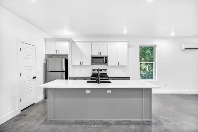 $487,500 | 1006 East Marble Street, Unit A, Burnet, TX 78611