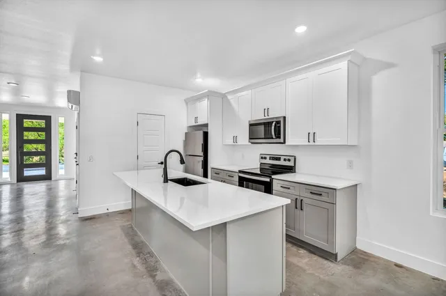 $487,500 | 1006 East Marble Street, Unit A, Burnet, TX 78611