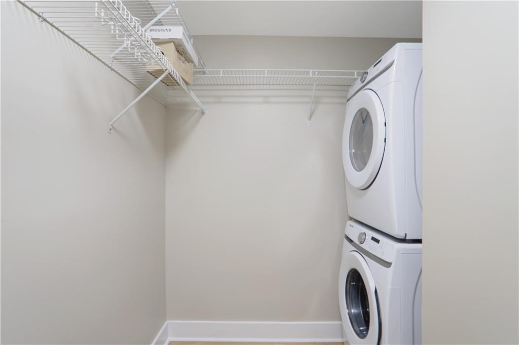 502 Pryor Street Southwest, Unit 113 Atlanta, GA 30312 - Photo 15 of 21 a utility room with dryer and washer
