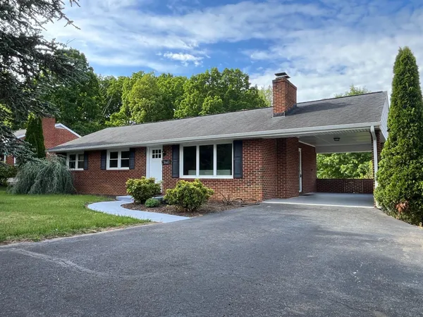 $2,300 | 2641 Parkview Drive, Vinton, VA 24179
