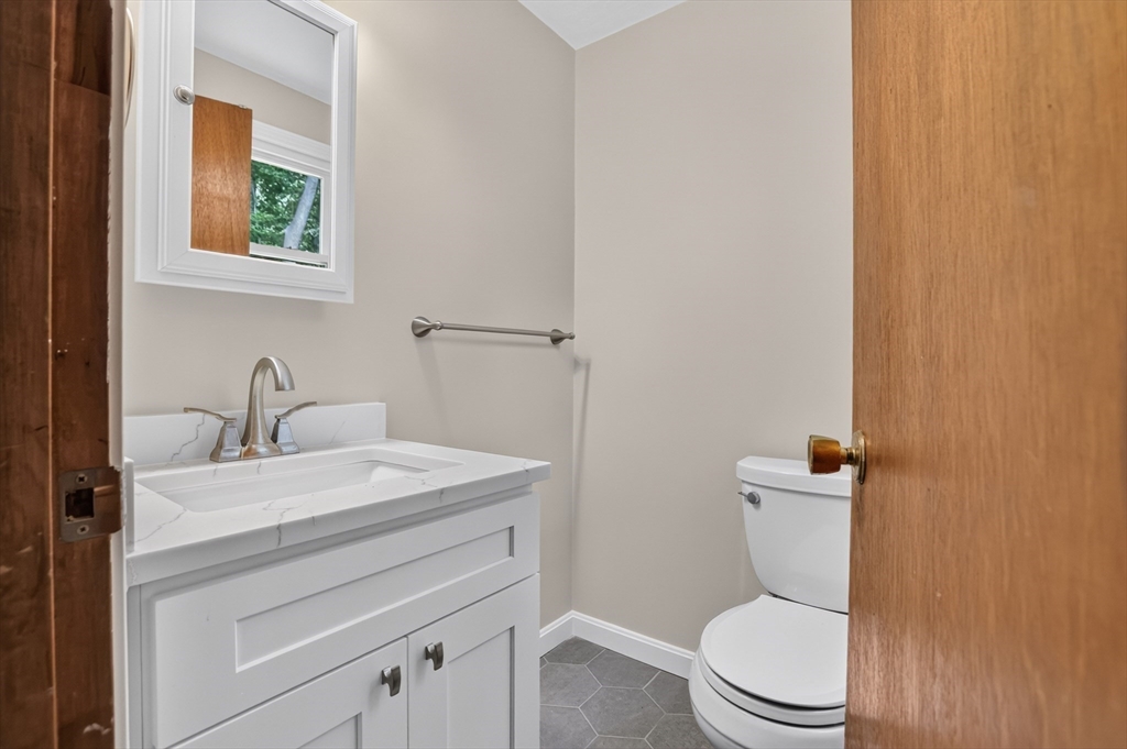 201 Swift Road Northbridge, MA 01588 - Photo 29 of 41