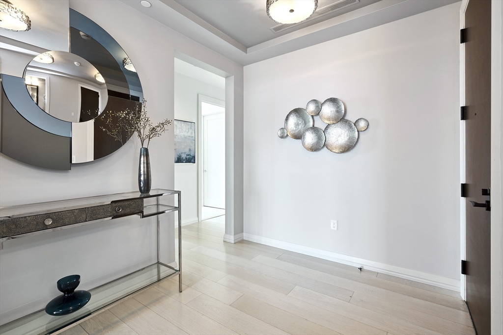 1 Franklin Street, Unit PH1B Boston, MA 02110 - Photo 32 of 42 a view of an entryway