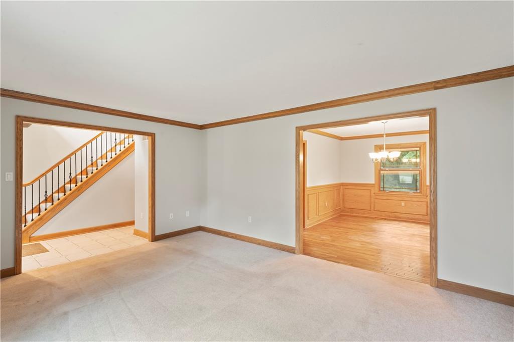 1581 Arndt Road Pittsburgh, PA 15237 - Photo 4 of 25 Gallery Image 4