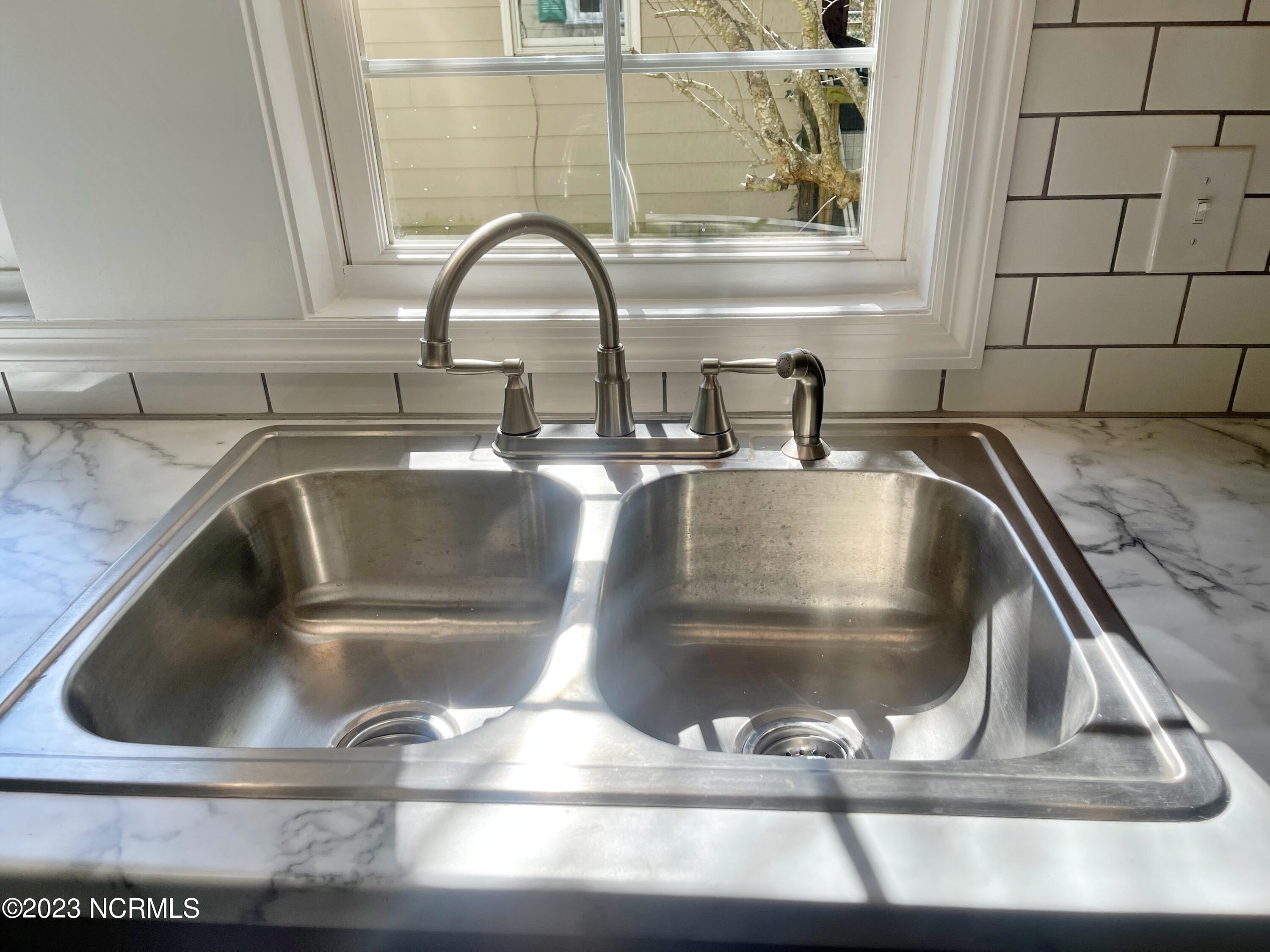 210 Poplar Street New Bern, NC 28560 - Photo 11 of 36 STAINLESS STEEL SINK