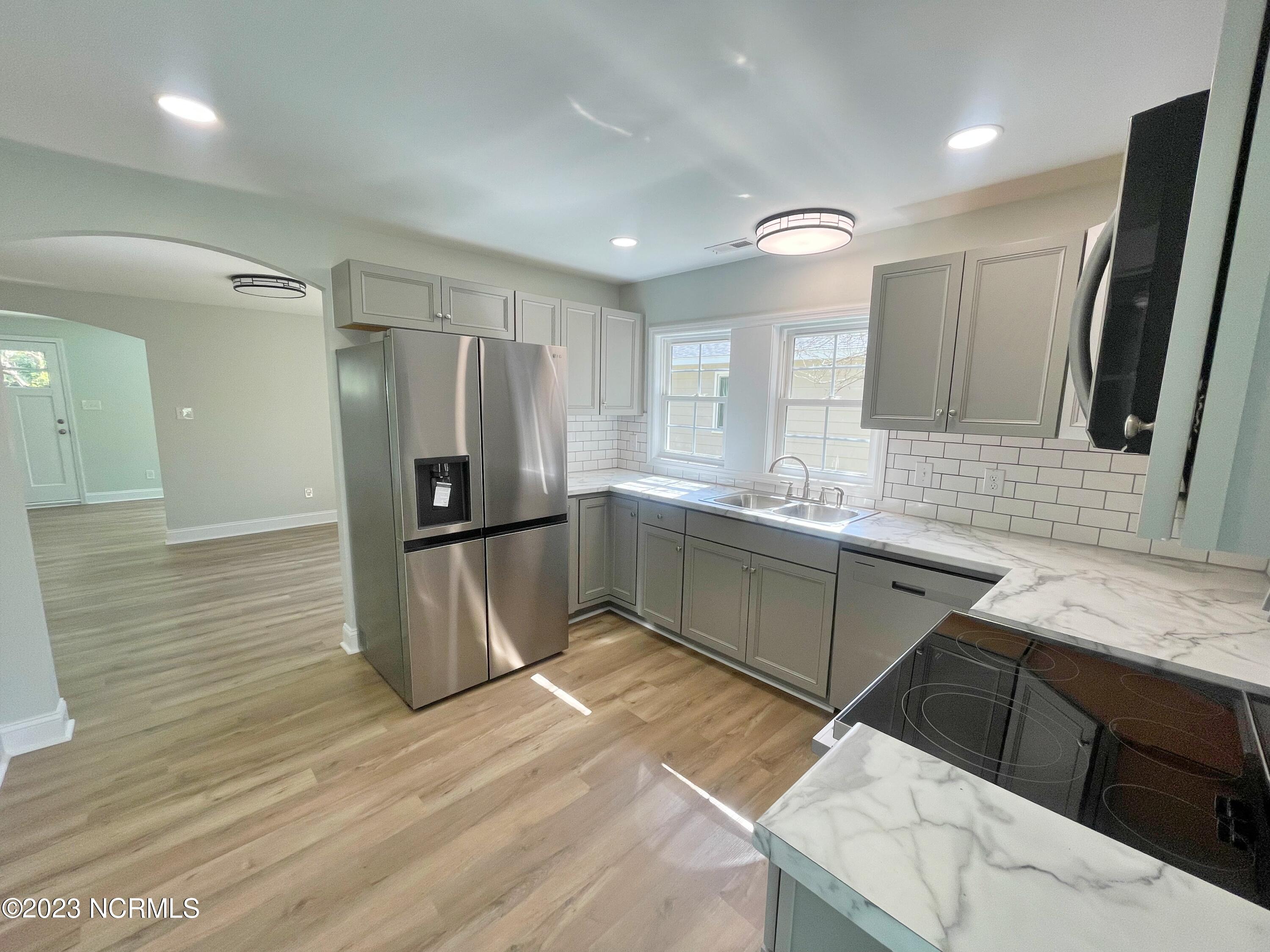 210 Poplar Street New Bern, NC 28560 - Photo 13 of 36 BRAND NEW INTERIOR