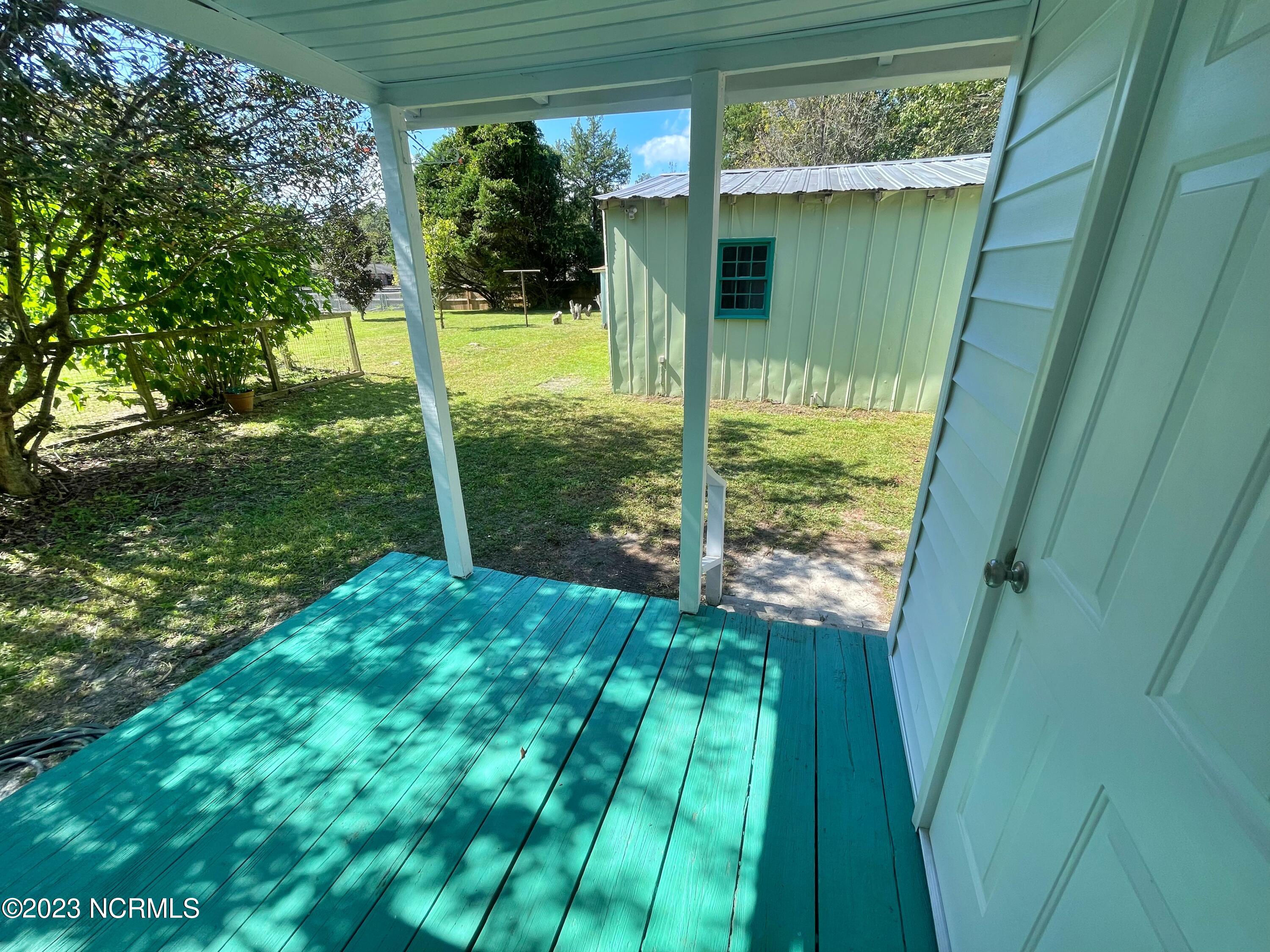 210 Poplar Street New Bern, NC 28560 - Photo 27 of 36 BACKPORCH