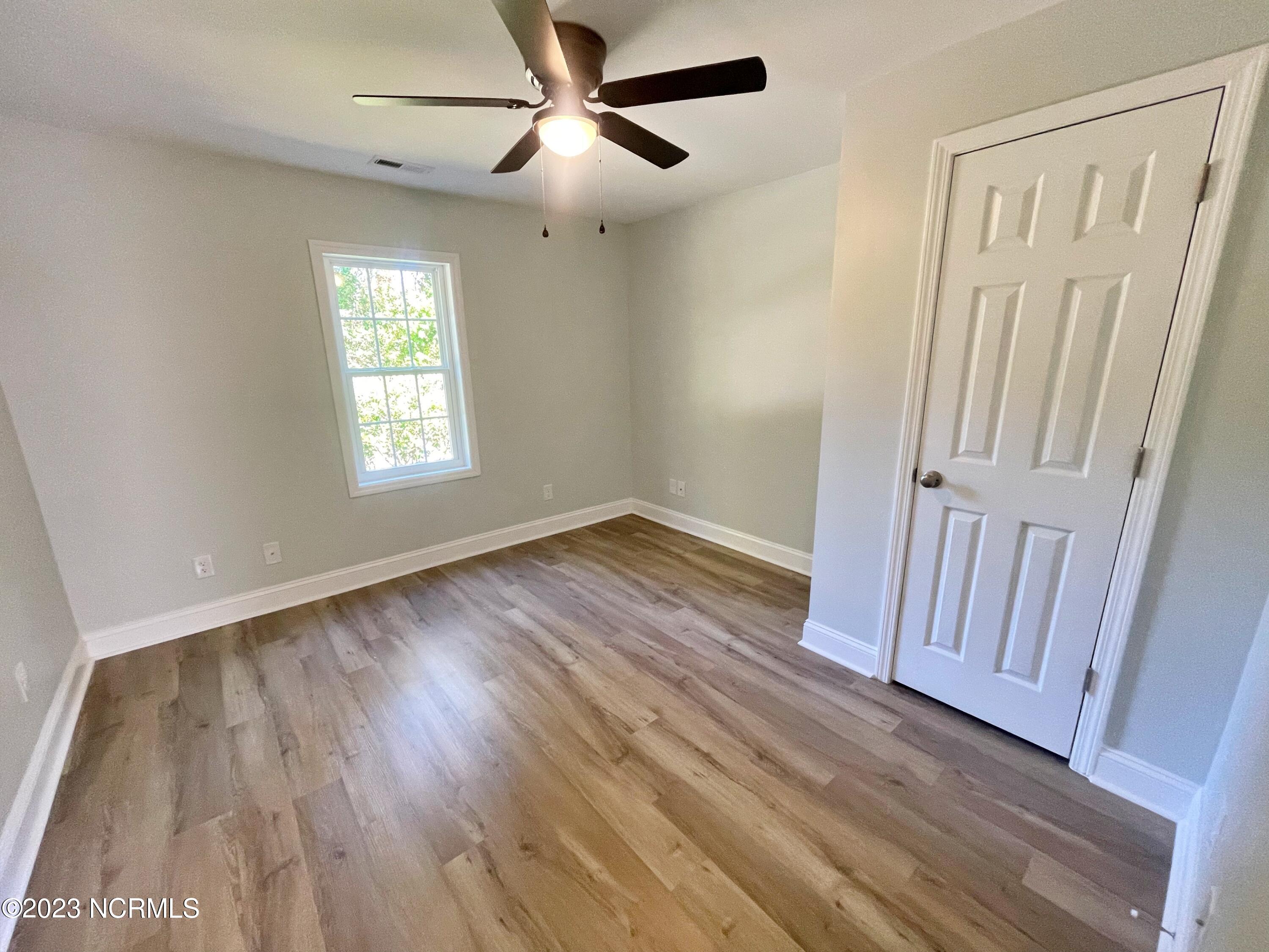 210 Poplar Street New Bern, NC 28560 - Photo 29 of 36 3RD. BEDROOM