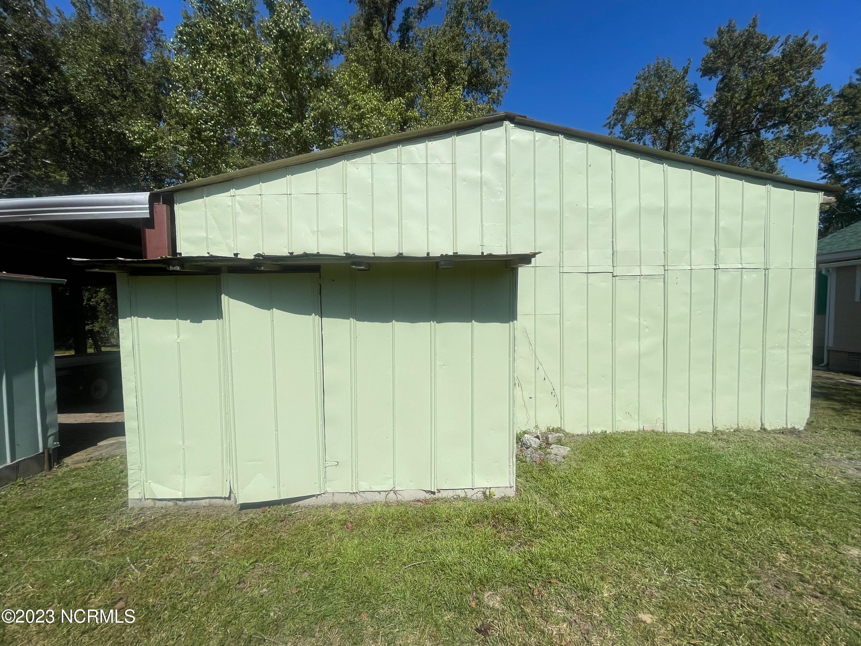 210 Poplar Street New Bern, NC 28560 - Photo 34 of 36 REAR STORAGE AREA