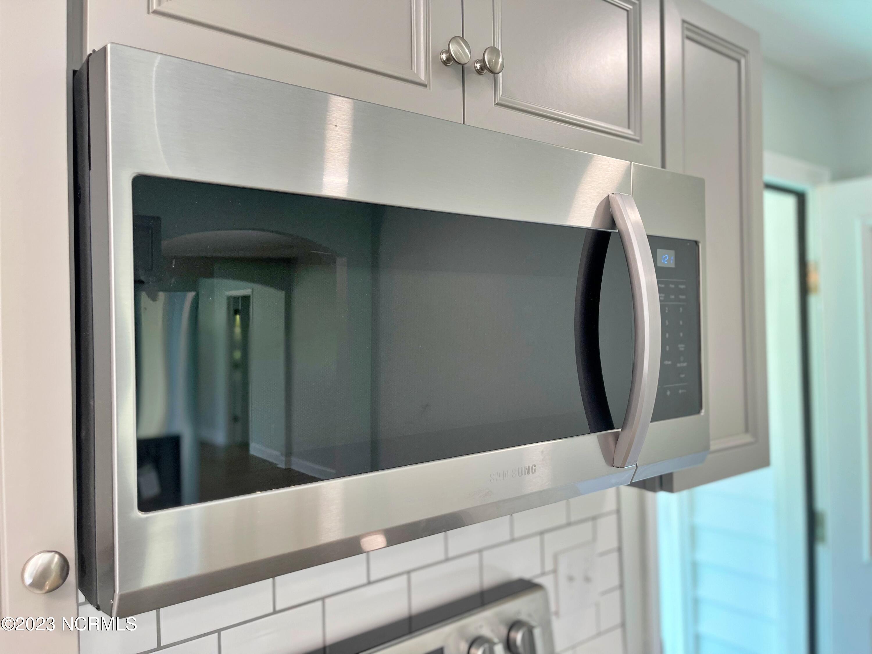 210 Poplar Street New Bern, NC 28560 - Photo 7 of 36 SLIM-LINE MICROWAVE