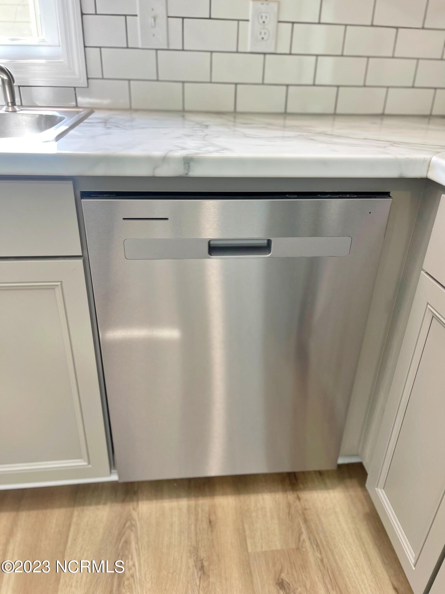 210 Poplar Street New Bern, NC 28560 - Photo 8 of 36 NEW DISHWASHER