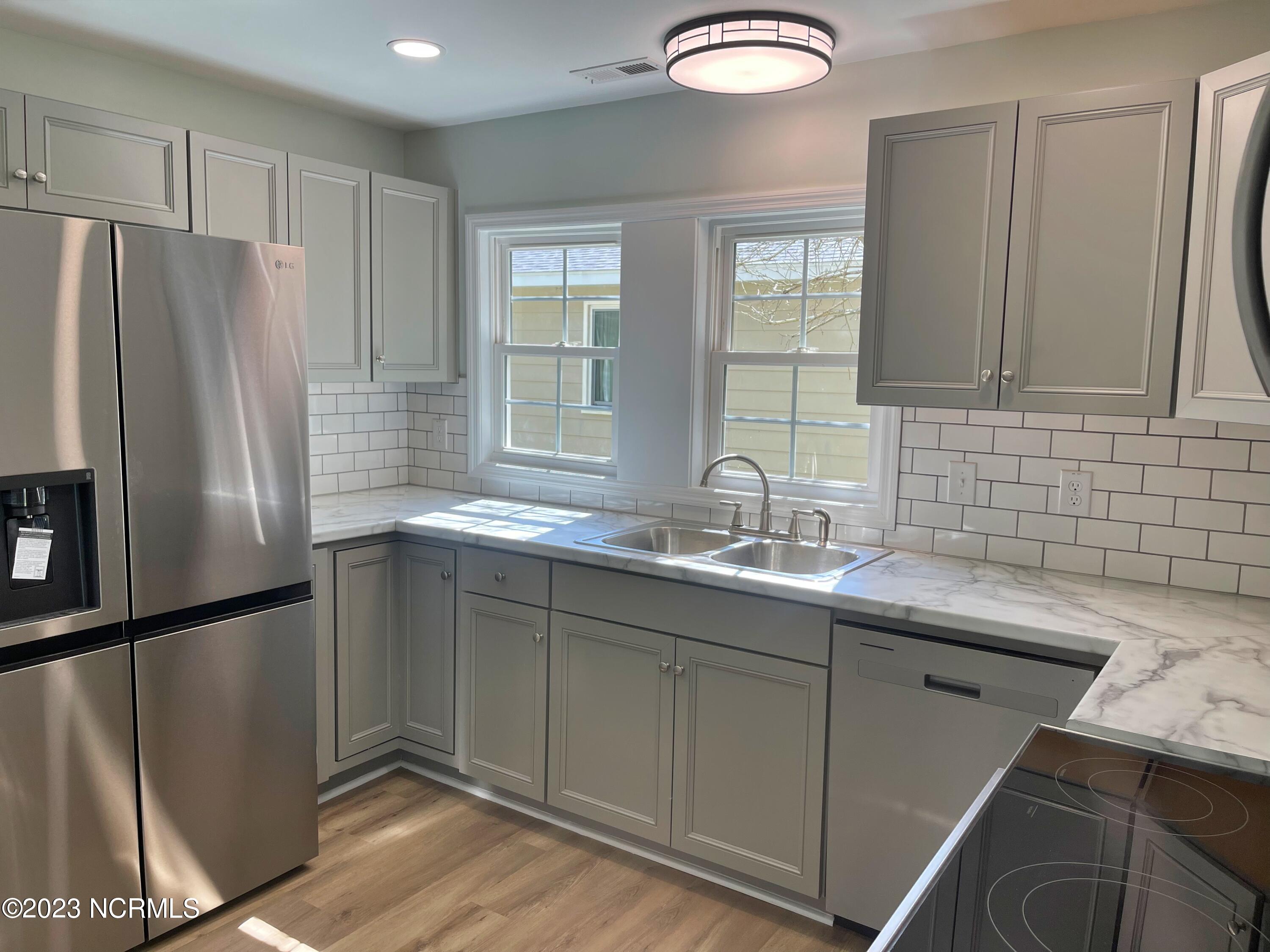 210 Poplar Street New Bern, NC 28560 - Photo 10 of 36 PRETTY FINISHES