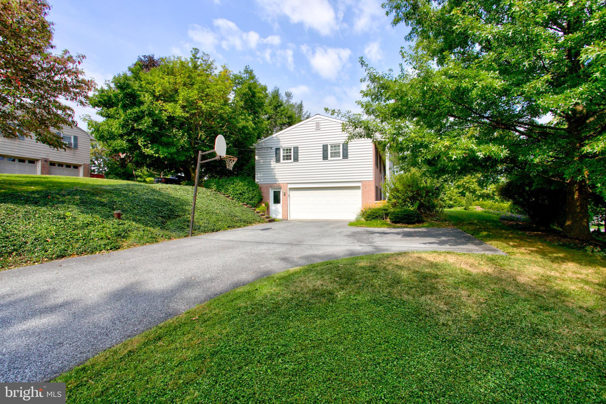 1591 Loop Road Manheim, PA 17545 - Photo 3 of 31