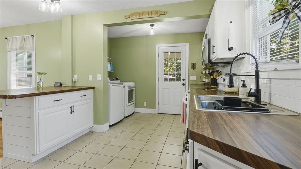 87 Lakevilla Avenue Springfield, MA 01109 - Photo 20 of 39