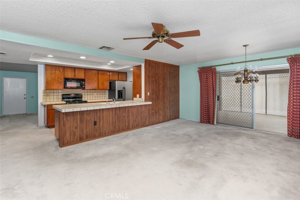 27927 Foxfire Street Menifee, CA 92586 - Photo 10 of 39
