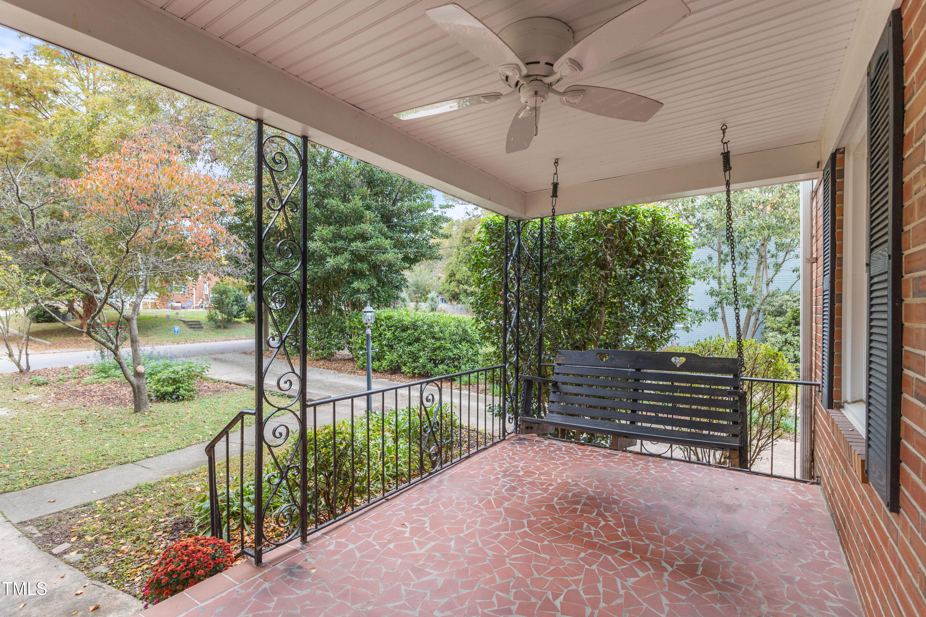 1224 Watauga Street Raleigh, NC 27604 - Photo 4 of 24 CY1A4282