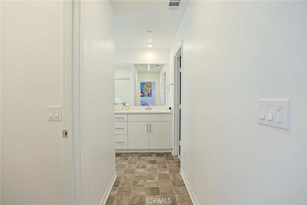 7486 Olive Grv Street Riverside, CA 92507 - Photo 38 of 57 En-suite