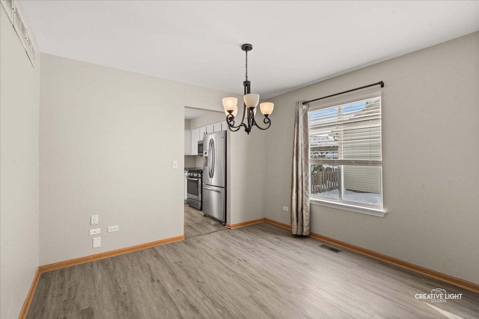 2477 Smithfield Court Aurora, IL 60503 - Photo 6 of 24