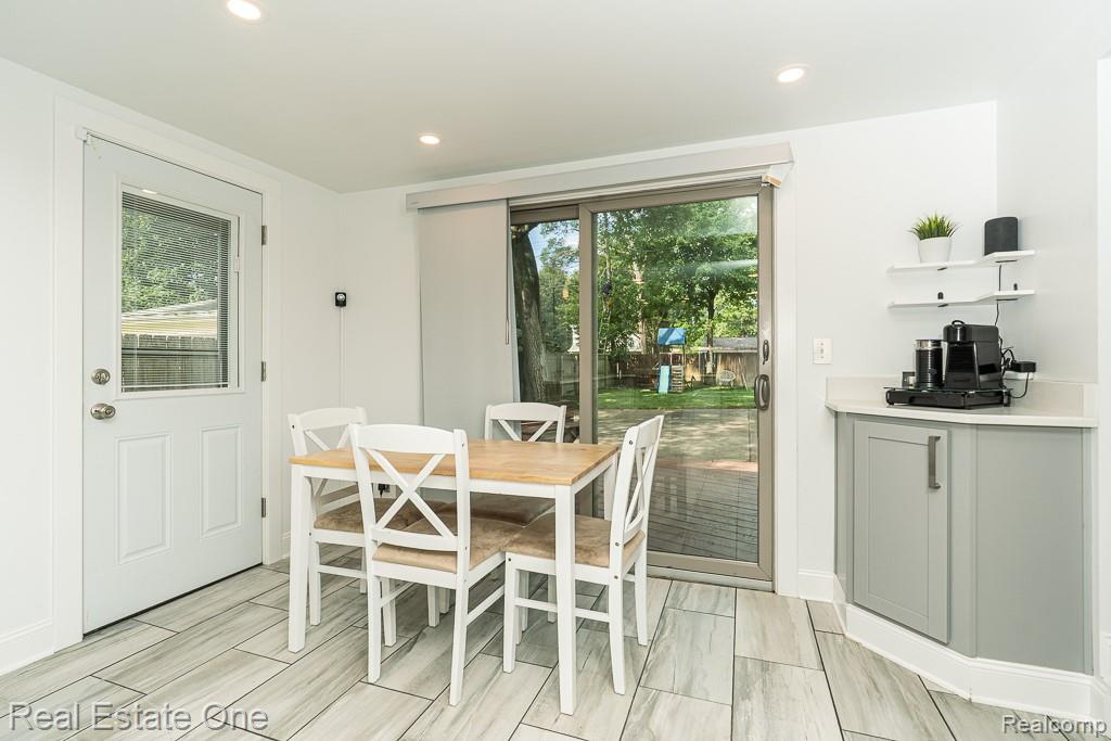 2460 Emmons Avenue Rochester Hills, MI 48307 - Photo 13 of 45
