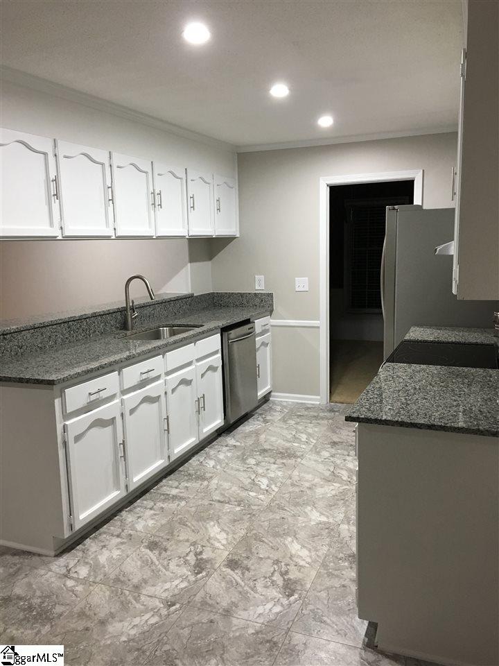 303 Devenger Road Greer, SC 29650 - Photo 5 of 34 Gallery Image 5