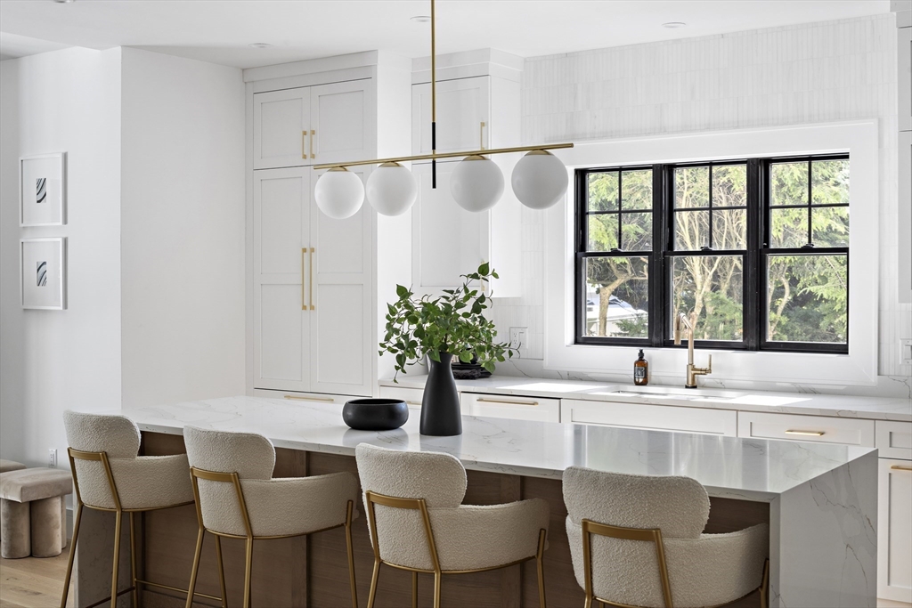 110-1 Thurston Road, Unit 1101 Newton, MA 02464 - Photo 4 of 24 Gallery Image 4