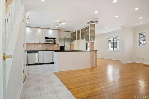 $1,488,888 | 73-33 188th Street | Fresh Meadows