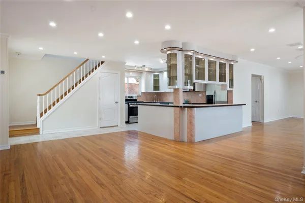 $1,488,888 | 73-33 188th Street | Fresh Meadows