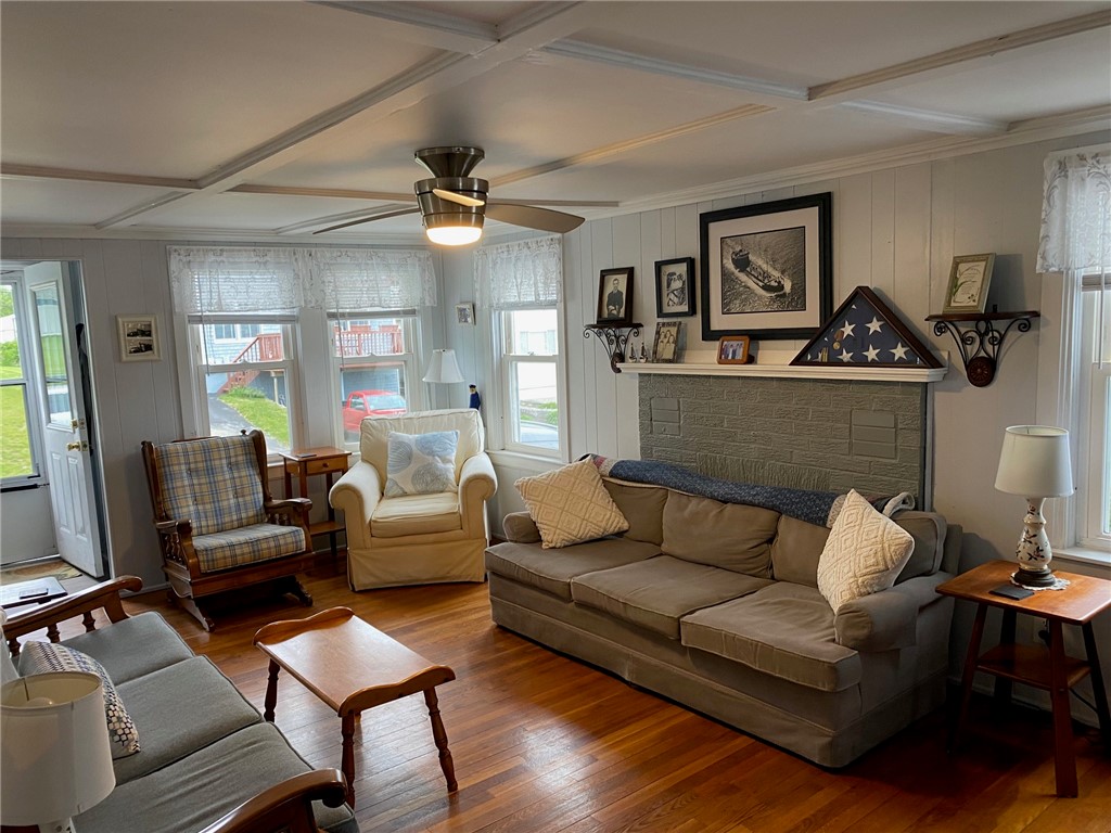 20 St James Road Narragansett, RI 02882 - Photo 10 of 36 Living Room