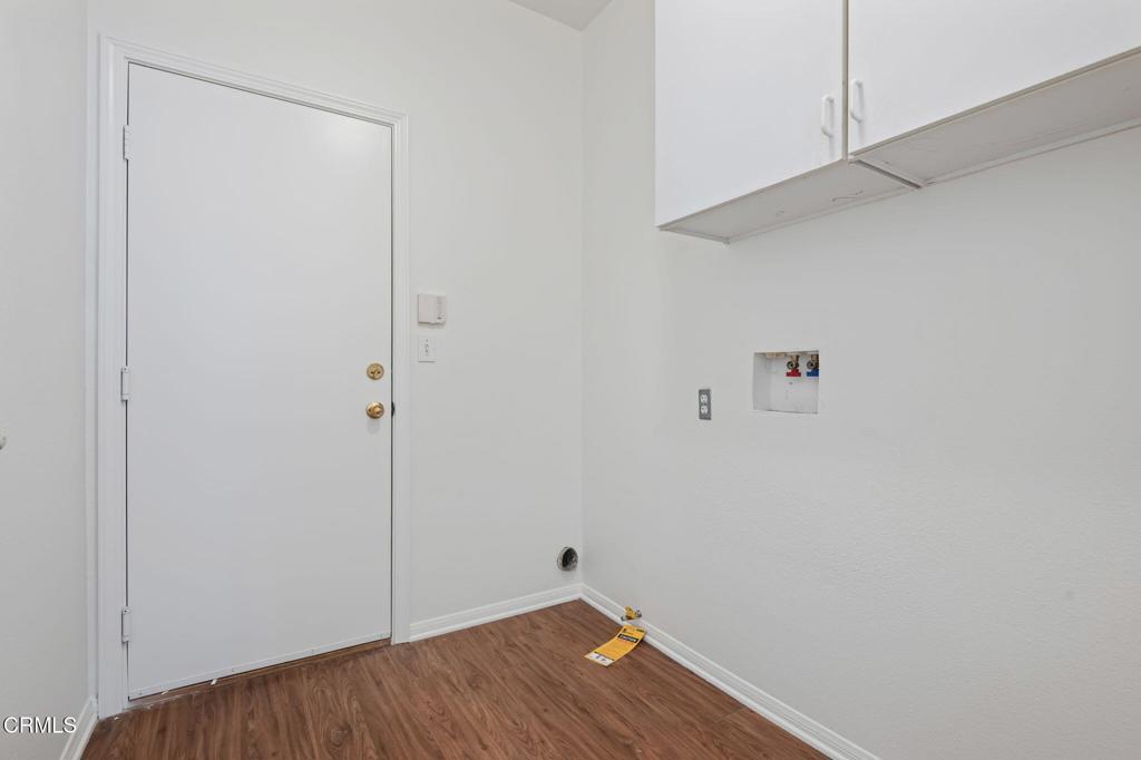 1930 Del Amo Way Oxnard, CA 93036 - Photo 28 of 31 a view of small space with wooden floor