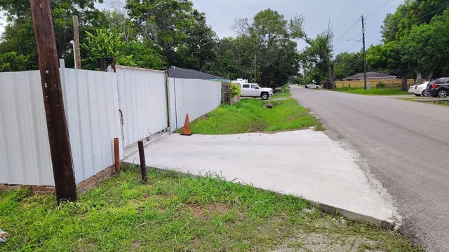 $135,000 | 7445 Laura Koppe Road, Houston, TX 77028