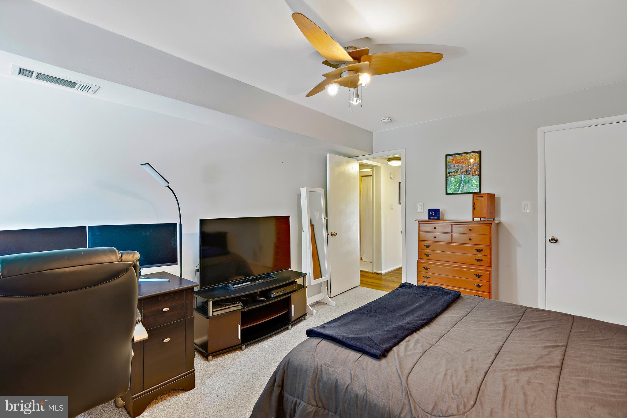 14416 Parkvale Road, Unit 4 Rockville, MD 20853 - Photo 20 of 30