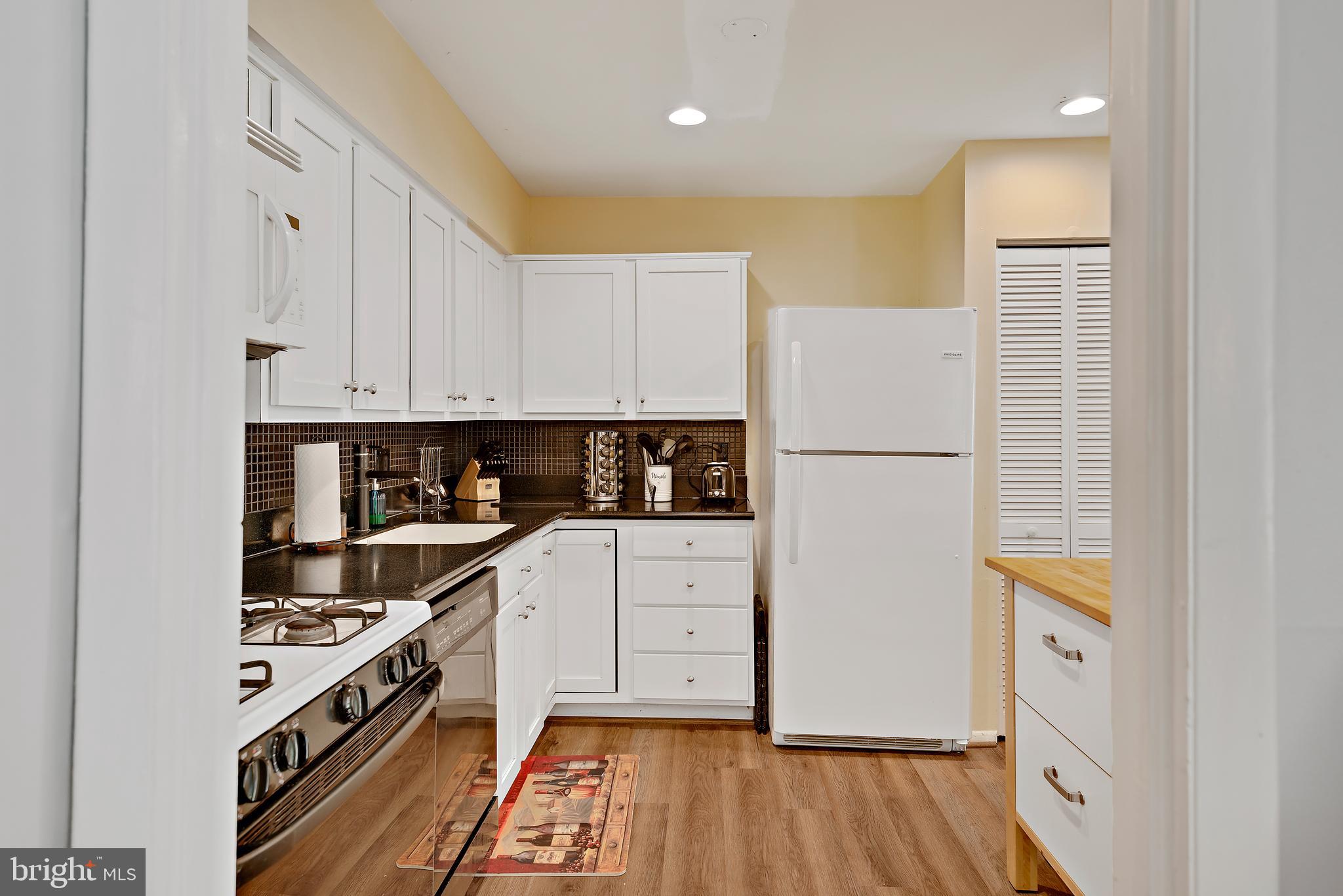 14416 Parkvale Road, Unit 4 Rockville, MD 20853 - Photo 8 of 30