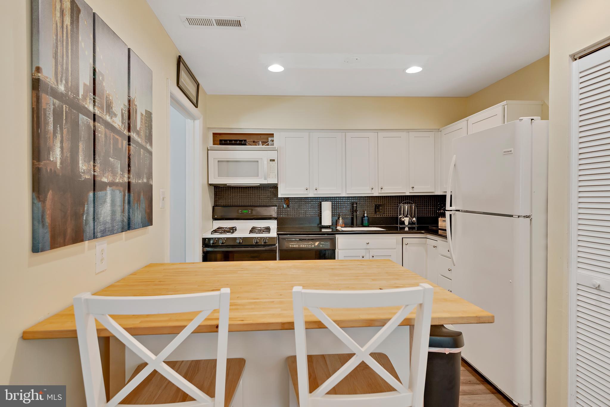 14416 Parkvale Road, Unit 4 Rockville, MD 20853 - Photo 9 of 30