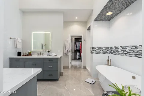 $1,395,000 | 3120 East San Juan Avenue, Phoenix, AZ 85016