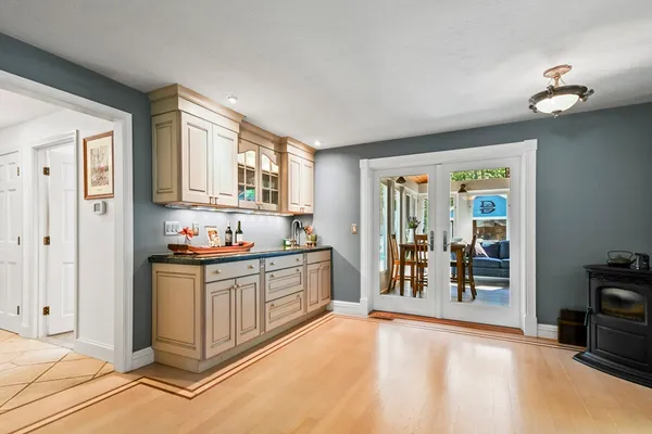 $1,295,000 | 145 Stonehill Road, East Longmeadow, MA 01028