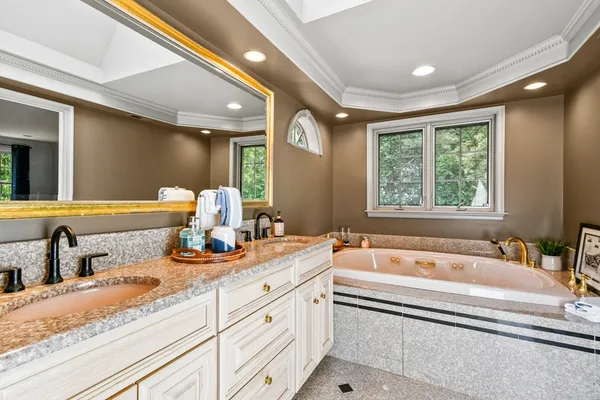 $1,295,000 | 145 Stonehill Road, East Longmeadow, MA 01028