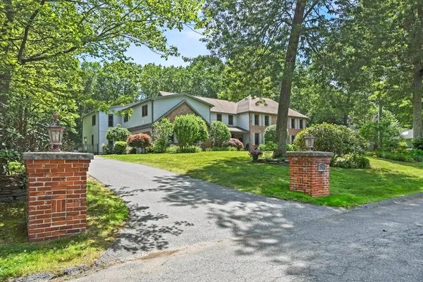 $1,295,000 | 145 Stonehill Road, East Longmeadow, MA 01028